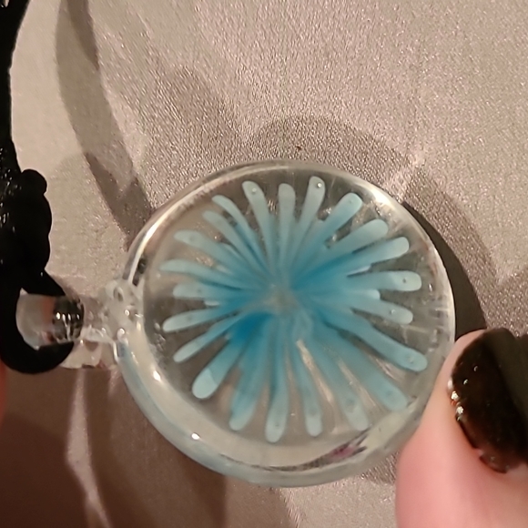 Ice blue burst glass puffy adjustable necklace - Picture 5 of 6